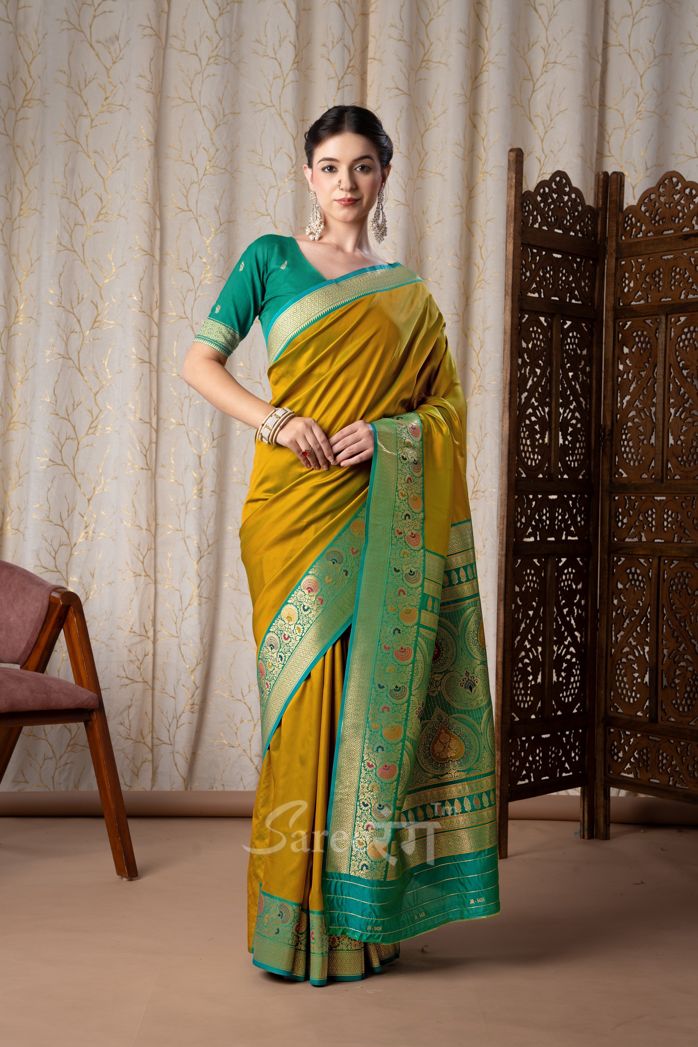 Defender Sag Green Pure Soft Banarasi Silk Weaving Saree