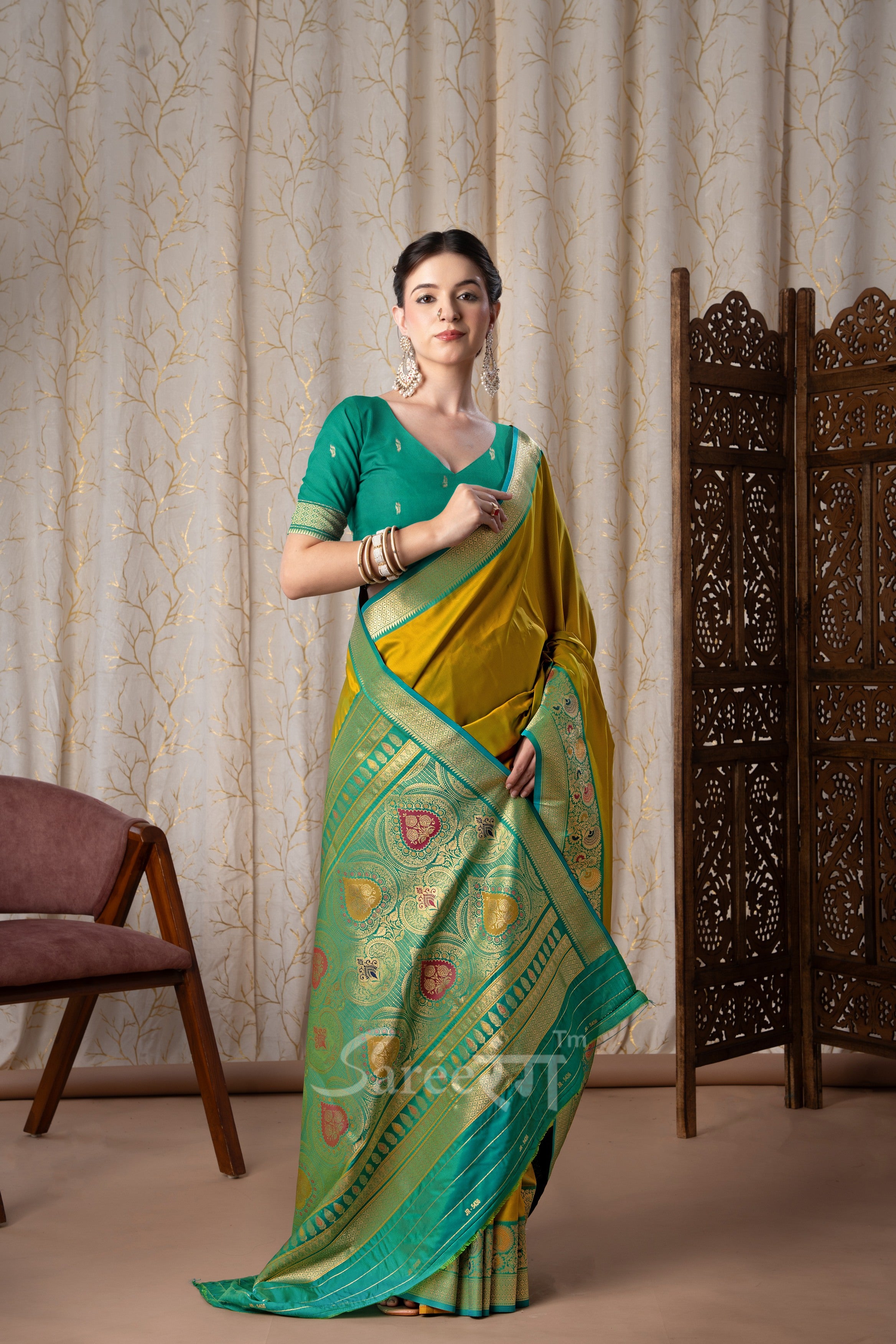 Defender Sag Green Pure Soft Banarasi Silk Weaving Saree