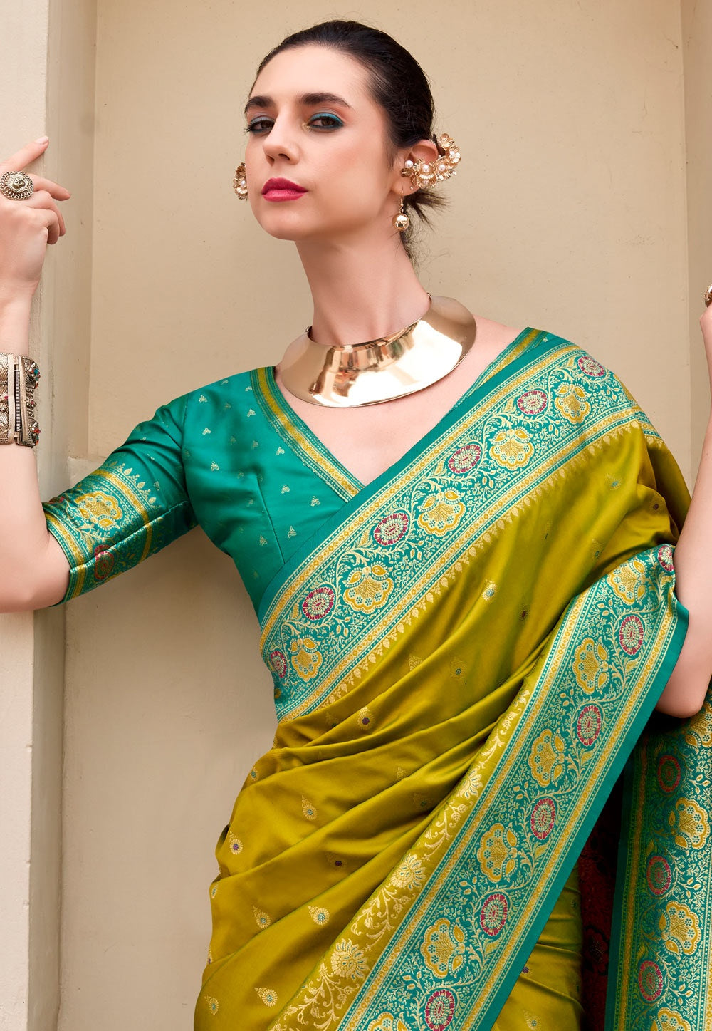 Soudarya Mehndi Pure Soft Banarasi Silk Waving Saree