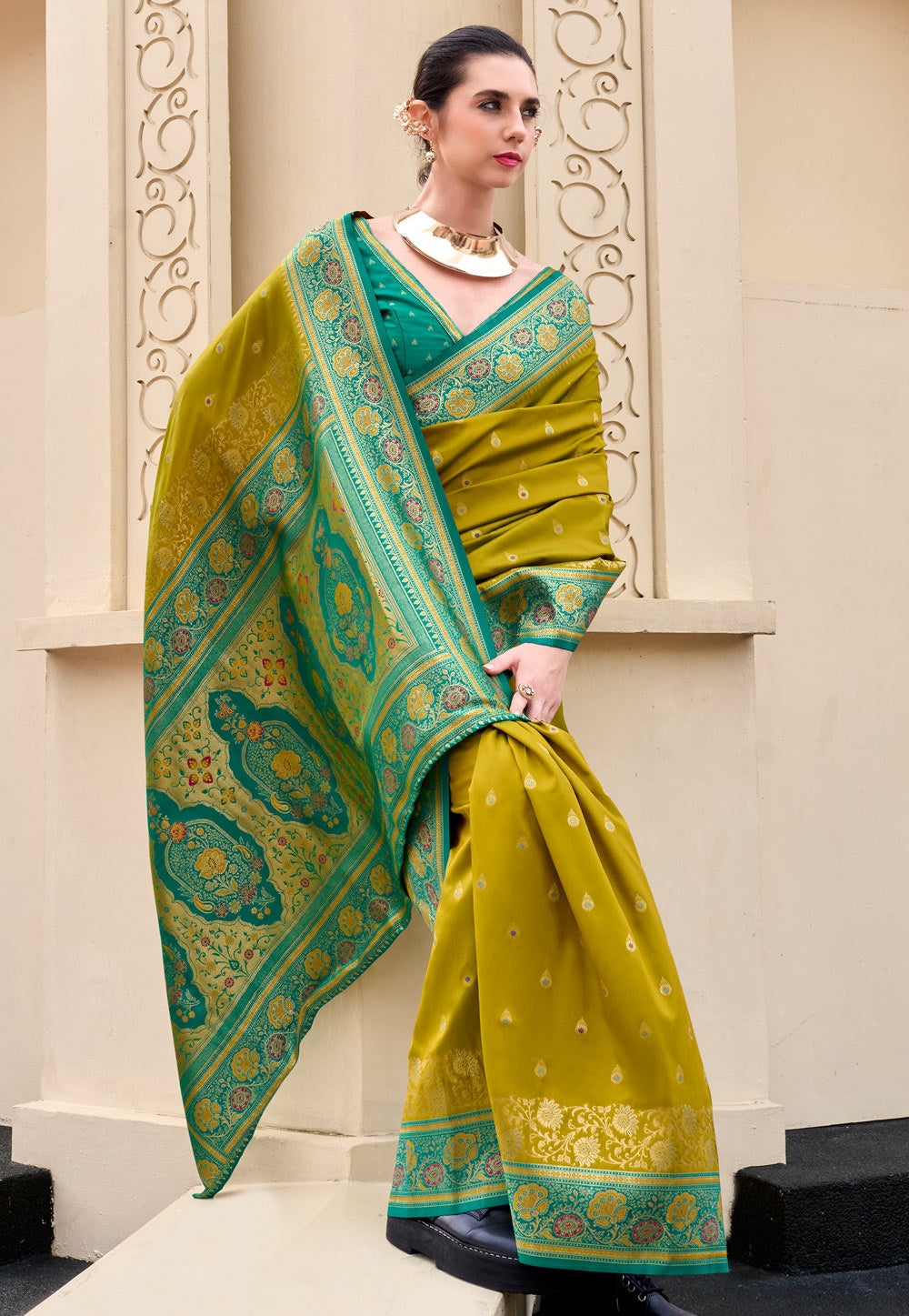 Soudarya Mehndi Pure Soft Banarasi Silk Waving Saree