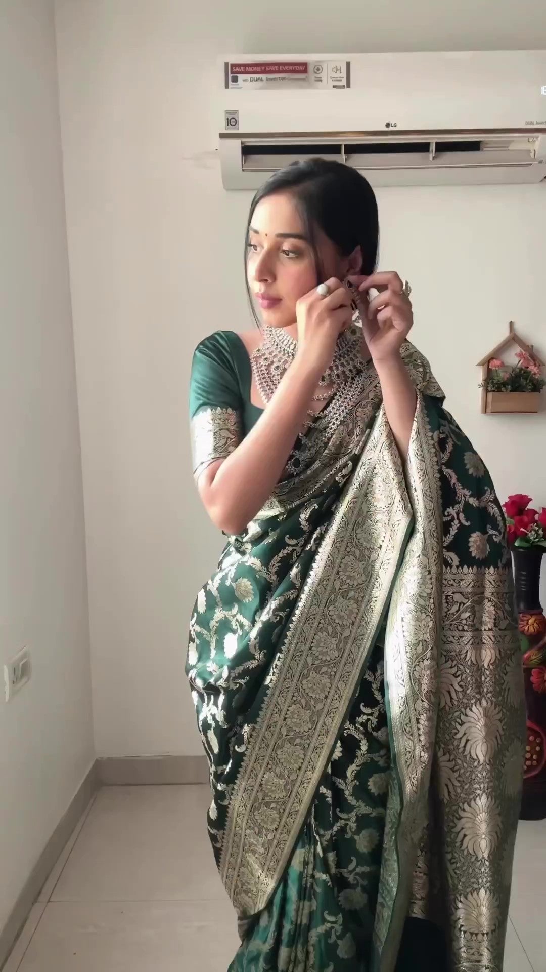 Peaceful One Minute Ready To Wear Green Banarasi Silk Saree