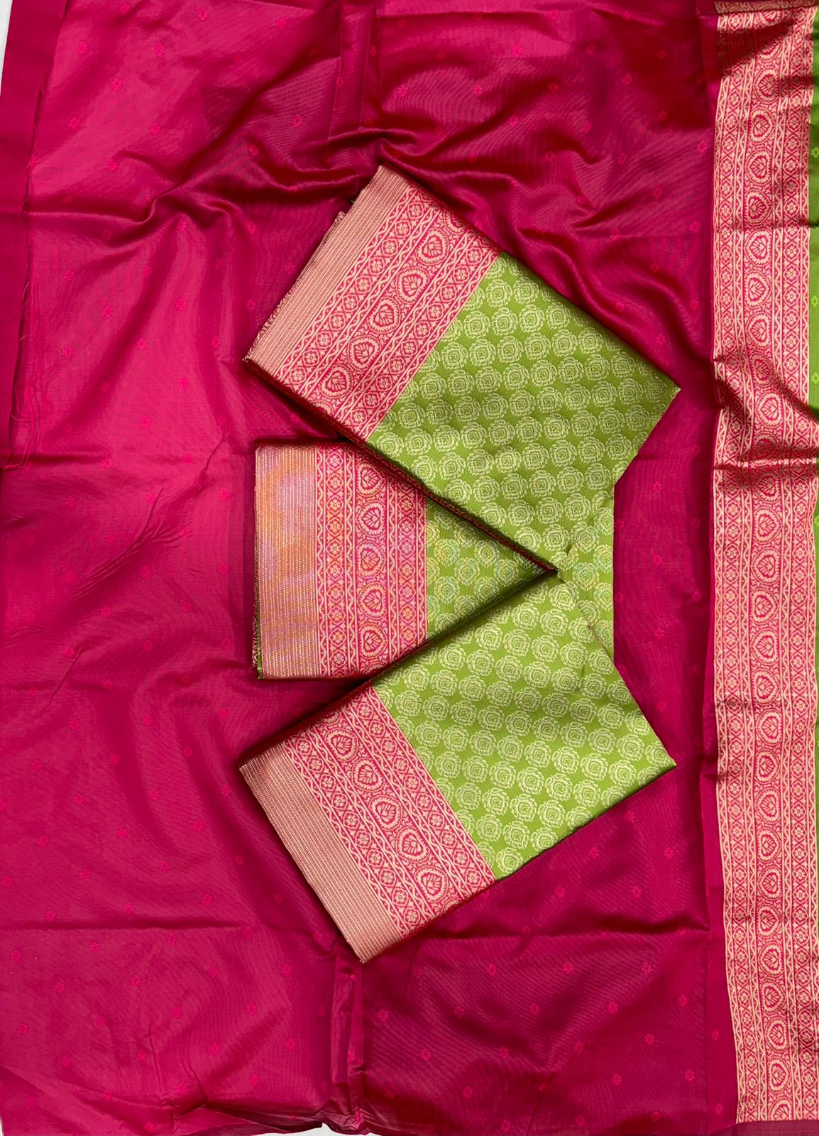 Ebullience Parrot Green Soft Silk Weaving Saree