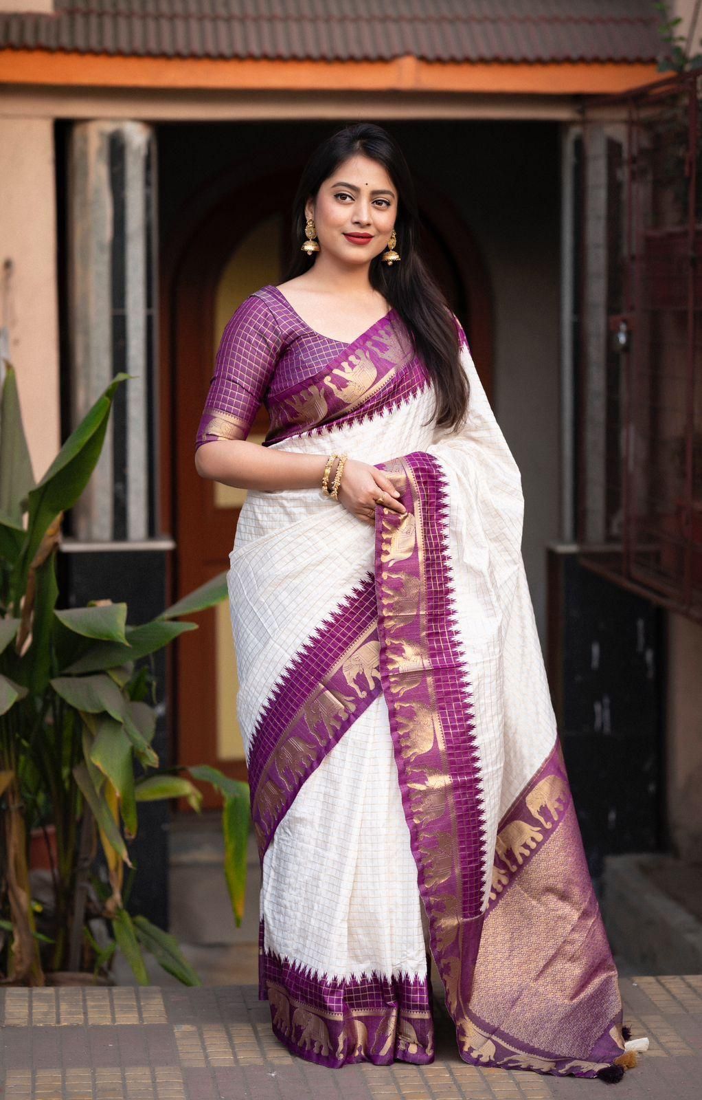 Pleasing Bone White Soft Silk Weaving Saree
