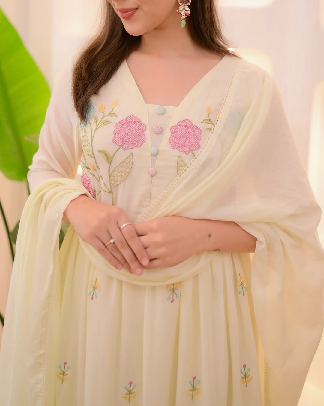 Off White Chanderi Embroidered Threadwork Suit Set