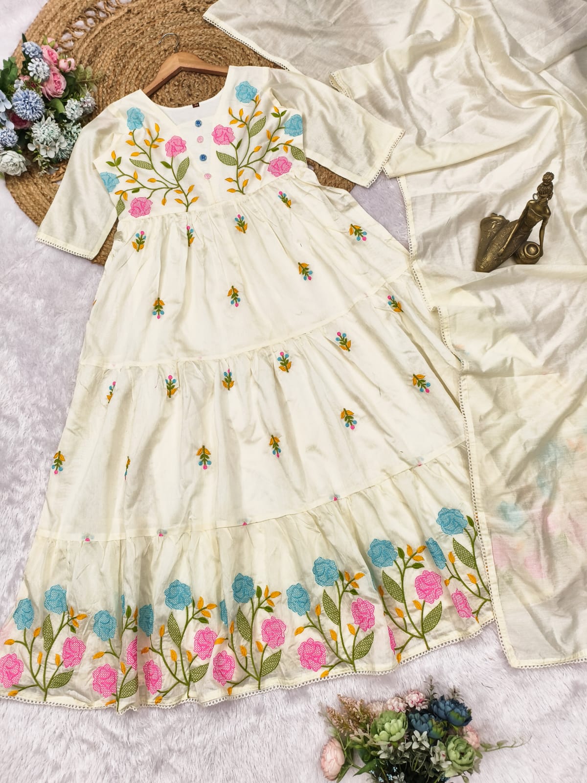 Off White Chanderi Embroidered Threadwork Suit Set