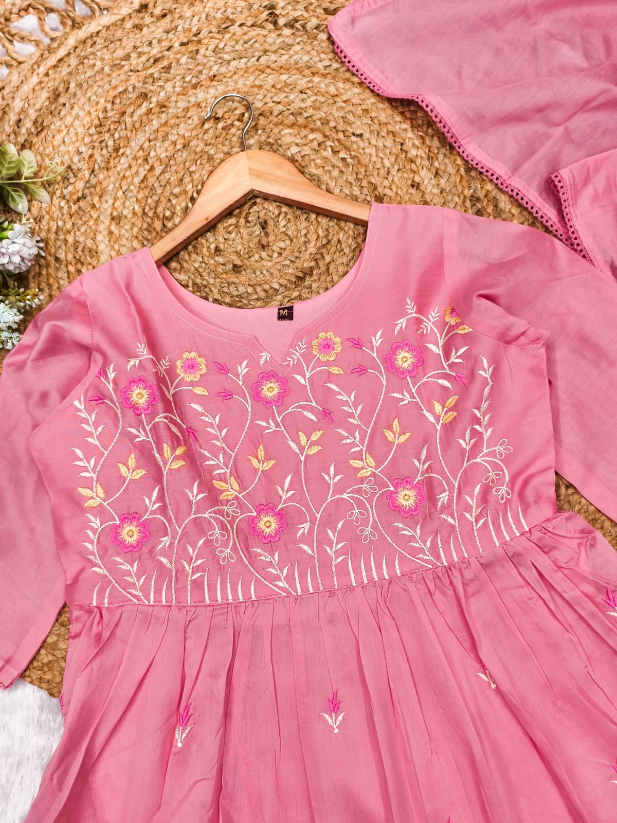 Onion Pink Chanderi Embroidered Threadwork Suit Set