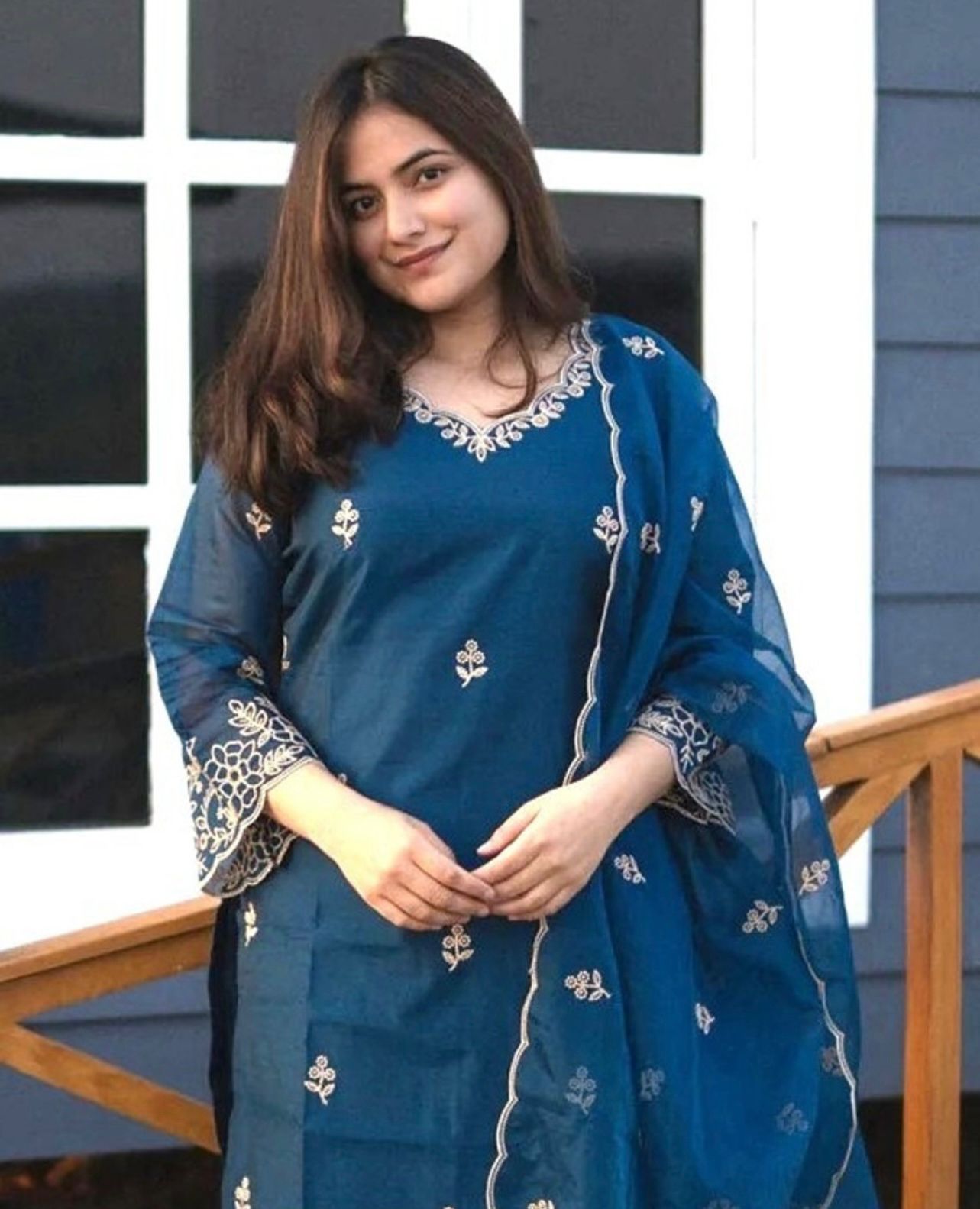 Tantalizing Navy Blue Roman Silk Embroidered Work Anarkali Suit Set