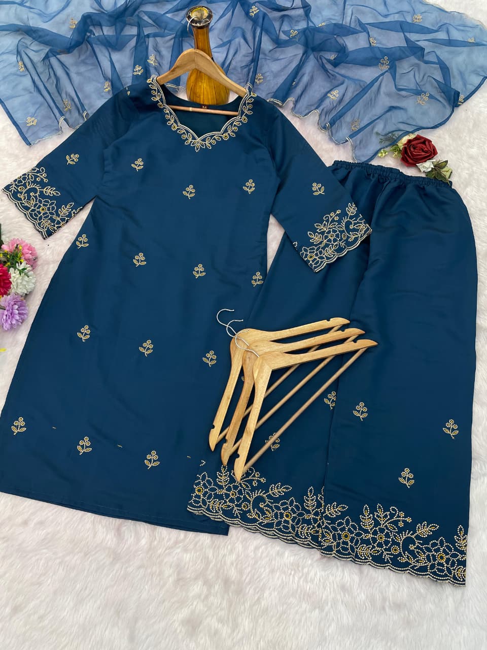 Tantalizing Navy Blue Roman Silk Embroidered Work Anarkali Suit Set