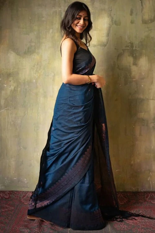 Dynamic Navy Blue Soft Silk Weaving Saree