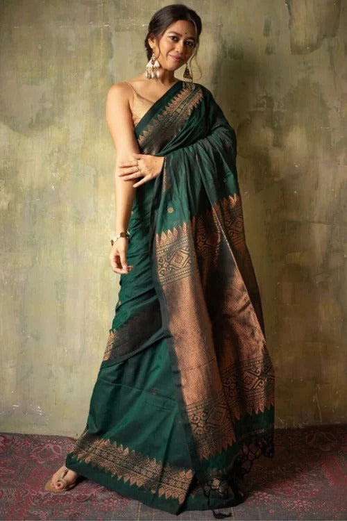Luxurious Dark Green Soft Silk Weaving Saree